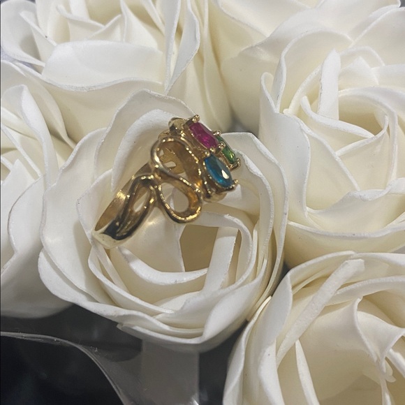 Size 7 Ring with Multi Color Stones - Picture 4 of 5